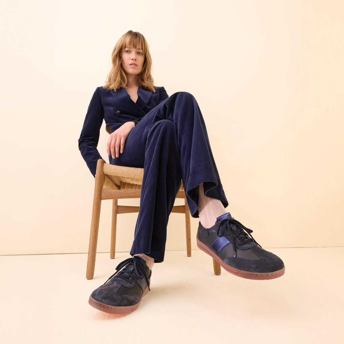BAER OMN6 gallery 3111594_damen-schnuerschuh-elody20-in-berry_l.jpg