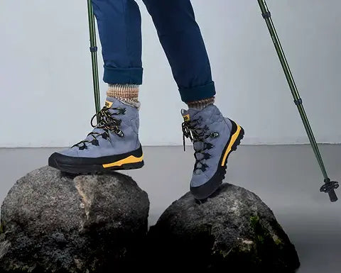Türkisfarbene Wanderstiefel für Damen mit gelbem Akzent und fair2feet comfort-Logo