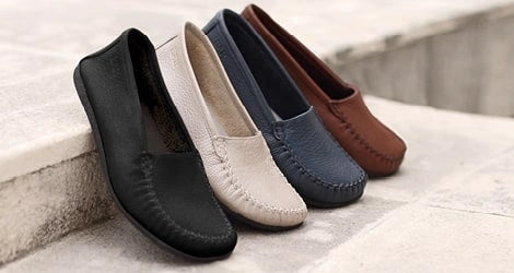 Ultraleichte Damenschuhe von BÄR in Schwarz, Beige, Dunkelblau und Braun – leichte Schuhe mit natürlicher Fußform, flexibler Sohle und viel Zehenfreiheit.