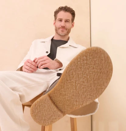 Model mit BÄR Schuhe mit Naturkreppsohle