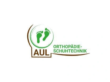 Logo von AUL Orthopädie-Schuhtechnik, zeigt grüne Fußabdrücke und den Schriftzug AUL
